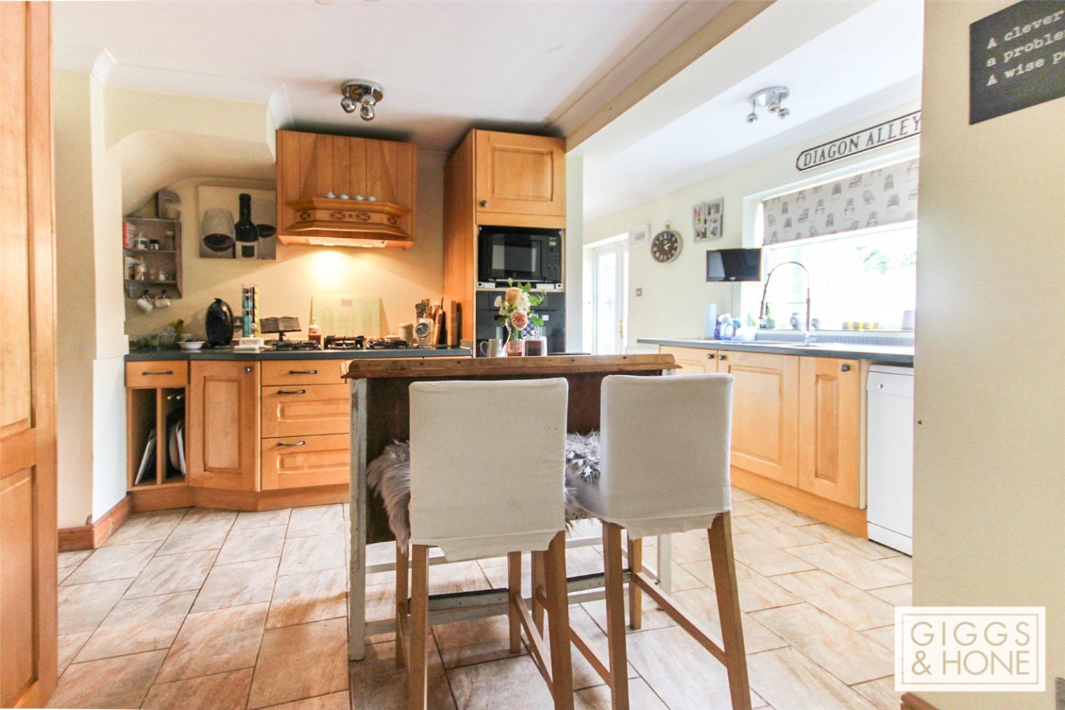 3 bed semi-detached house for sale in Crane Way, Bedford  - Property Image 3
