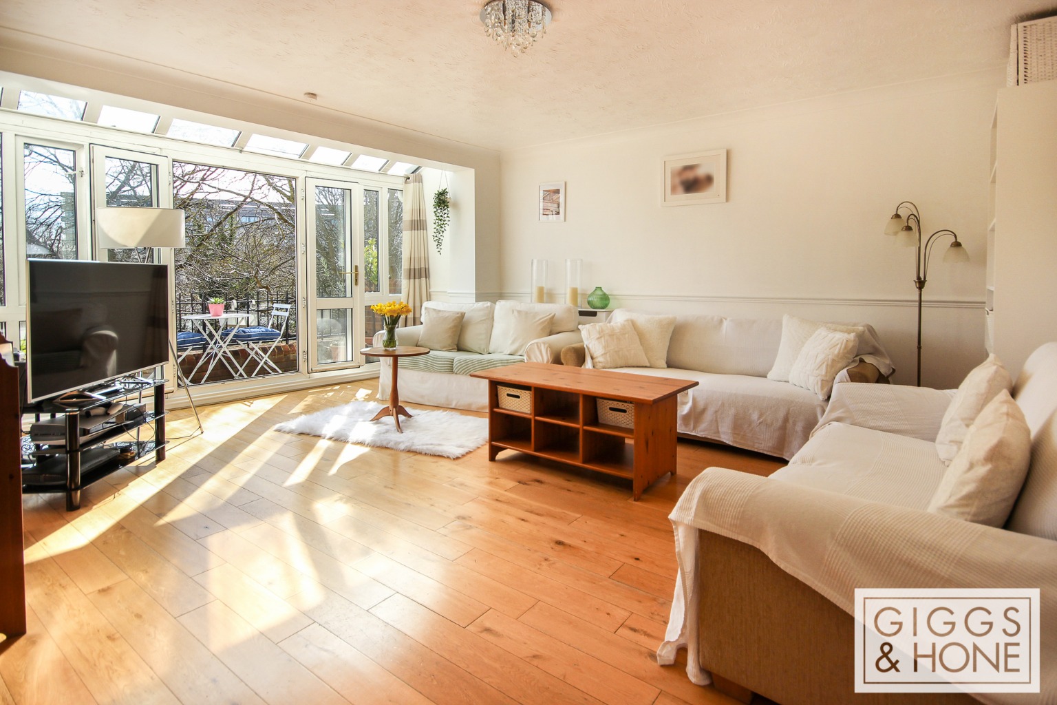 3 bed maisonette for sale in Sovereigns Quay, Bedford  - Property Image 3