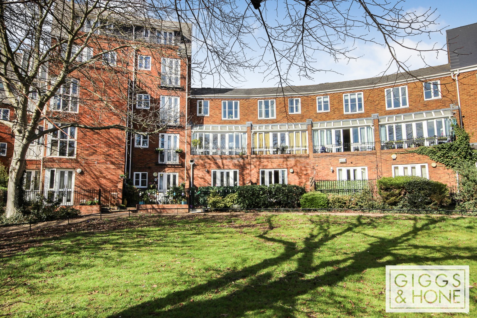 3 bed maisonette for sale in Sovereigns Quay, Bedford  - Property Image 19