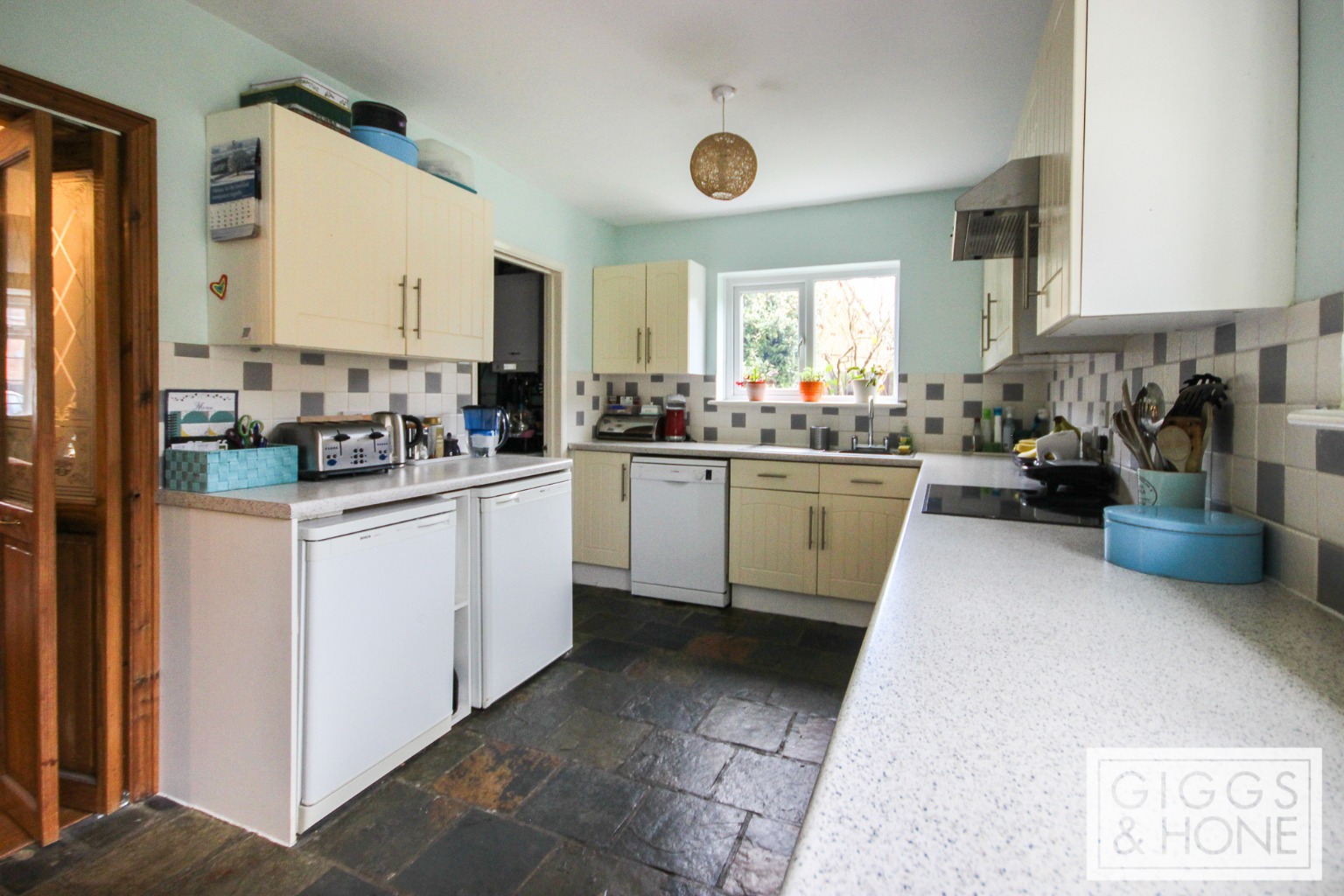 3 bed semi-detached house for sale in Lynton Grove, Bedford  - Property Image 2