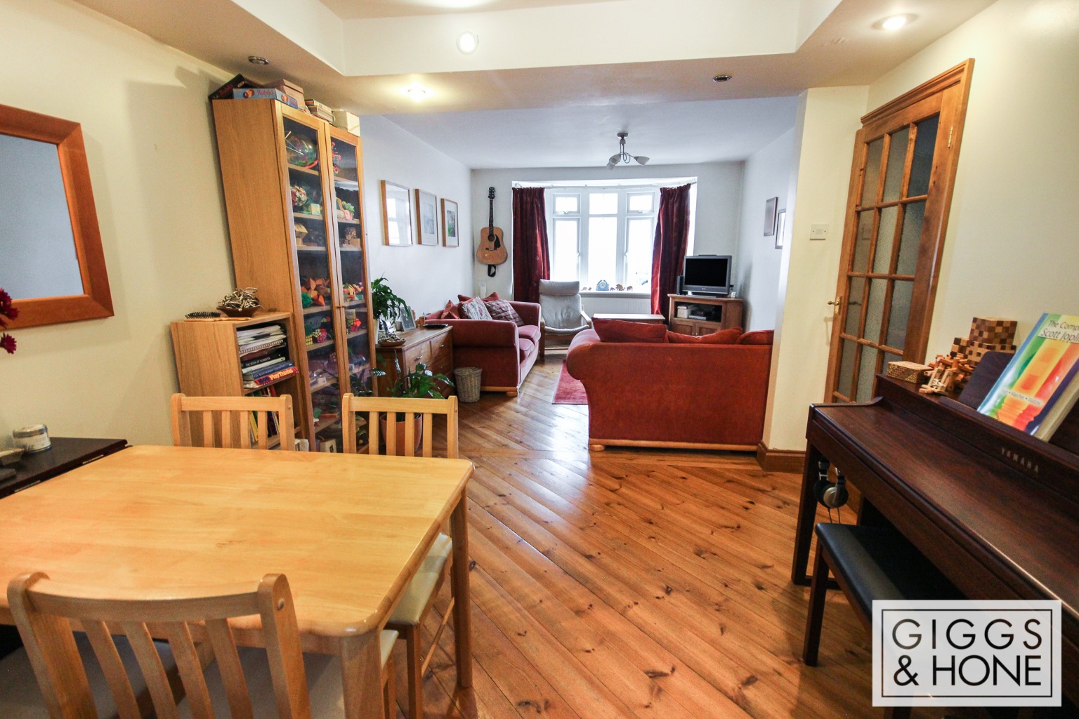 3 bed semi-detached house for sale in Lynton Grove, Bedford  - Property Image 8