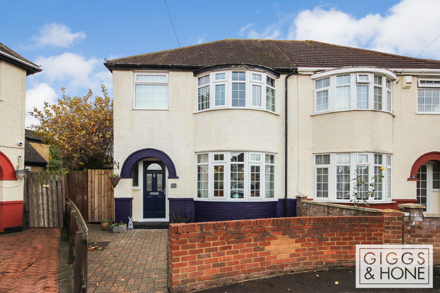 3 bed semi-detached house for sale in Lynton Grove, Bedford  - Property Image 1