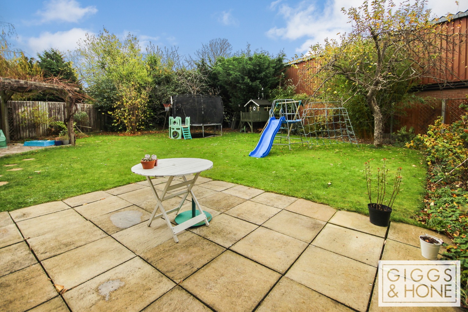 3 bed semi-detached house for sale in Lynton Grove, Bedford  - Property Image 15