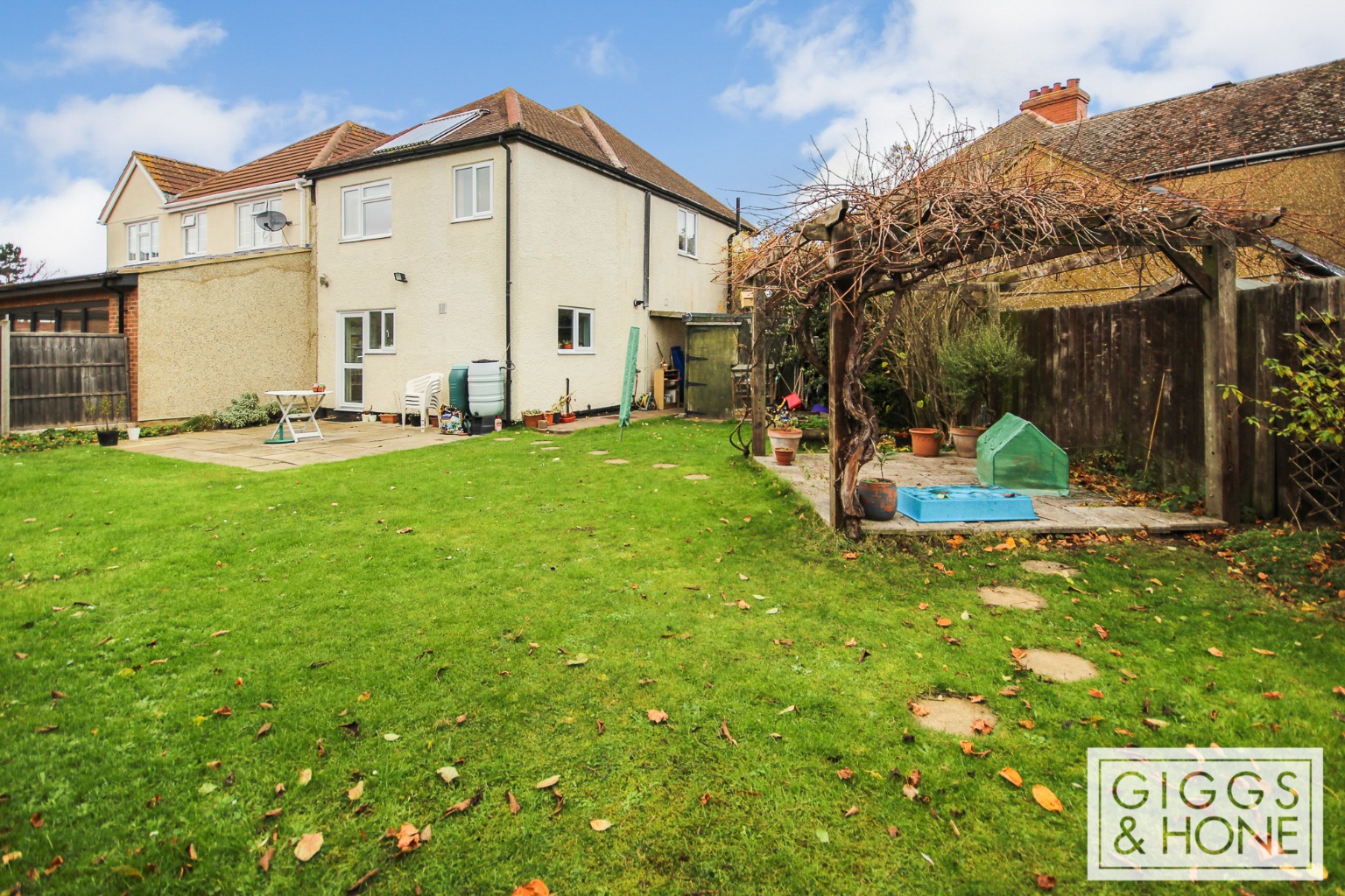 3 bed semi-detached house for sale in Lynton Grove, Bedford  - Property Image 17