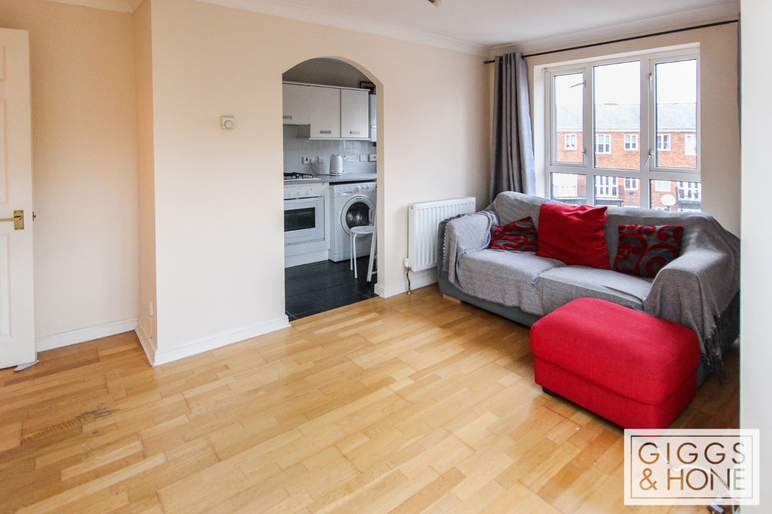 2 bed flat for sale in Sovereigns Quay, Bedford  - Property Image 4