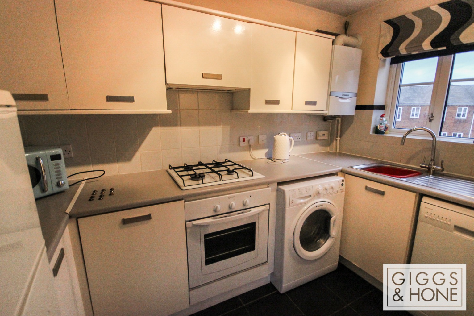 2 bed flat for sale in Sovereigns Quay, Bedford  - Property Image 6