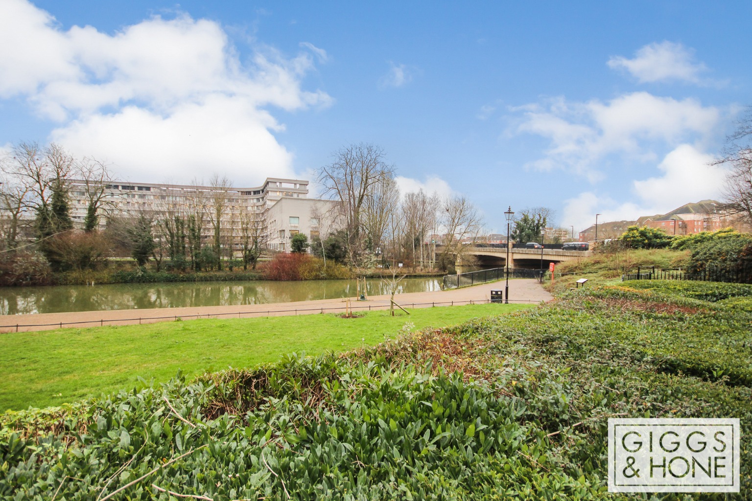 2 bed flat for sale in Sovereigns Quay, Bedford  - Property Image 11