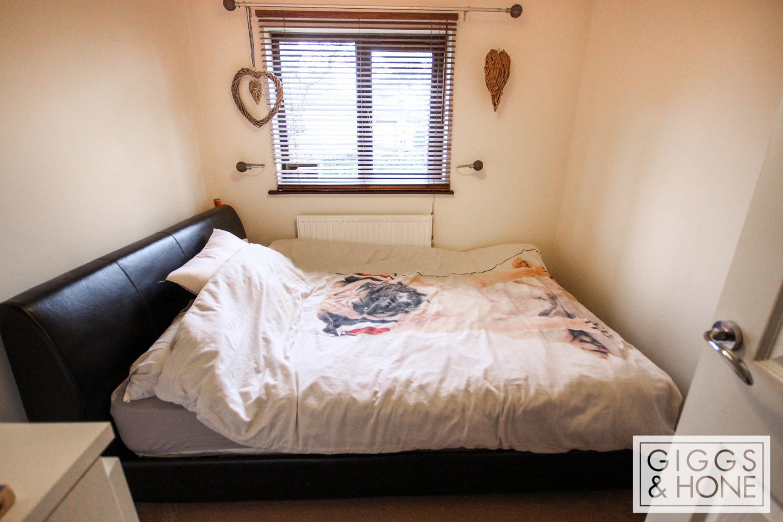 2 bed flat for sale in Spring Road, Bedford  - Property Image 5