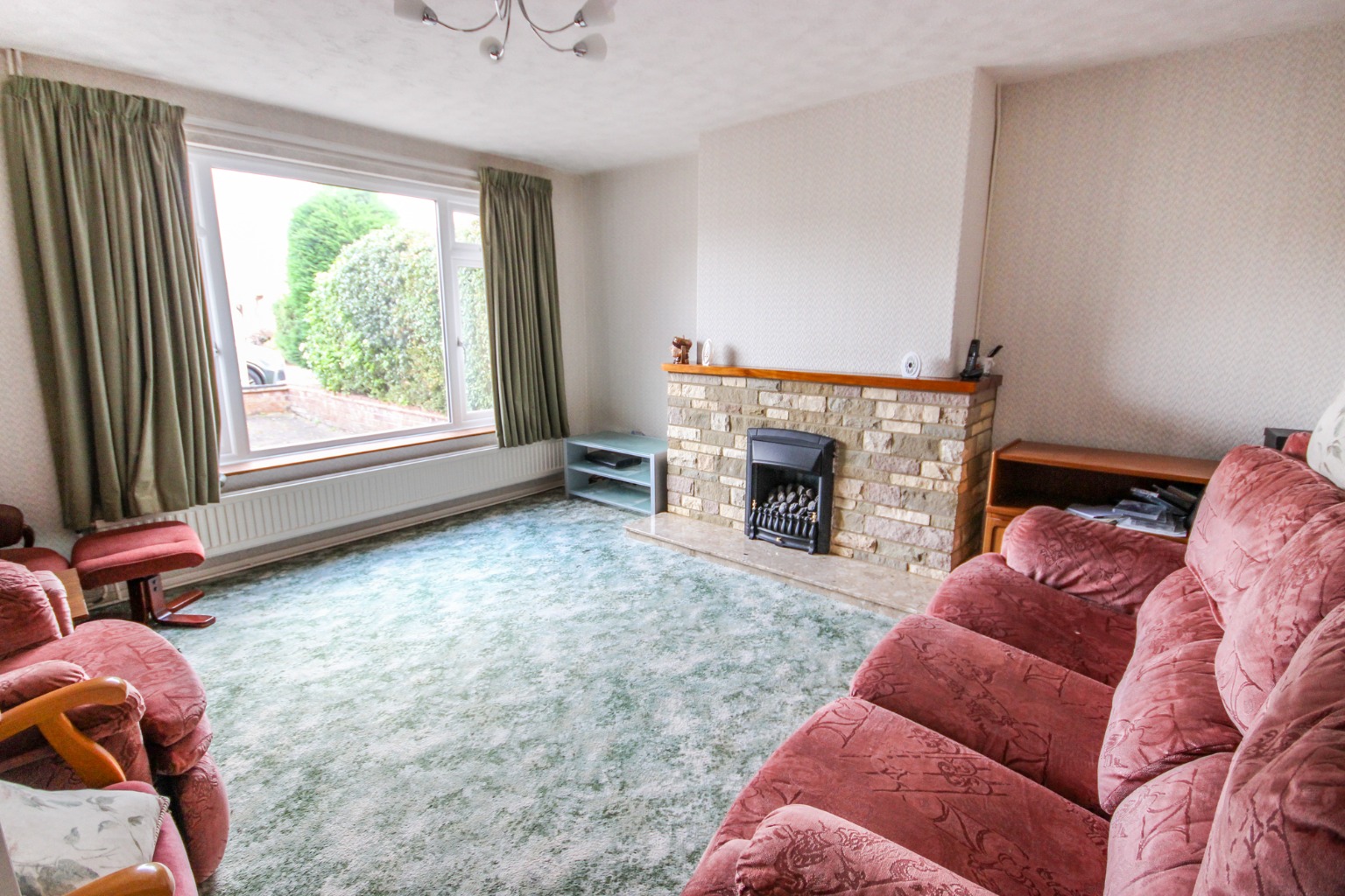 3 bed semi-detached house for sale in Pipit Rise, Bedford  - Property Image 2