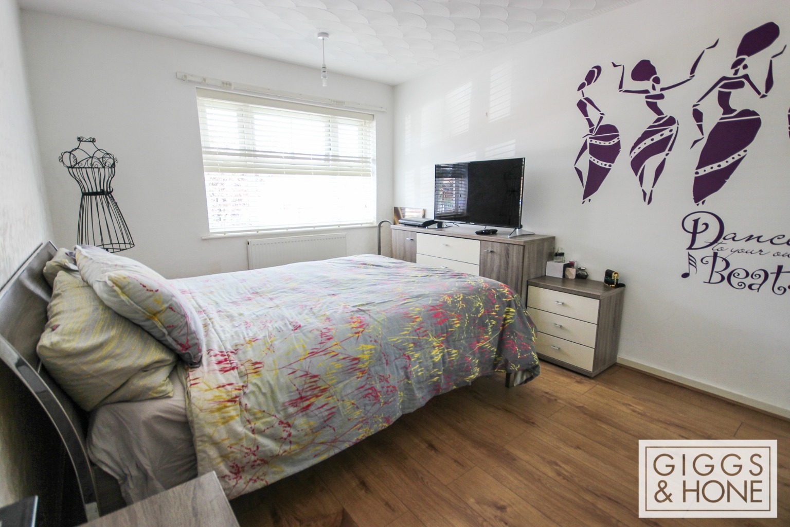 3 bed semi-detached house for sale in Hamble Road, Bedford  - Property Image 10