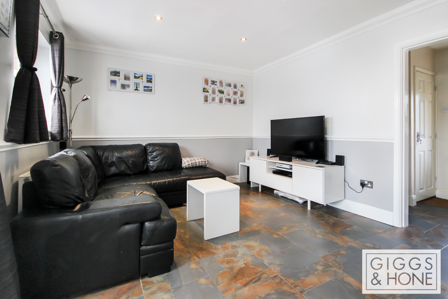 2 bed terraced house for sale in The Silver Birches, Bedford  - Property Image 2