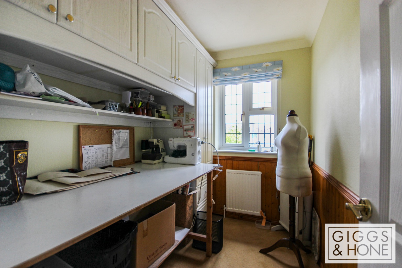 3 bed end of terrace house for sale in Quenby Way, Bedford  - Property Image 11