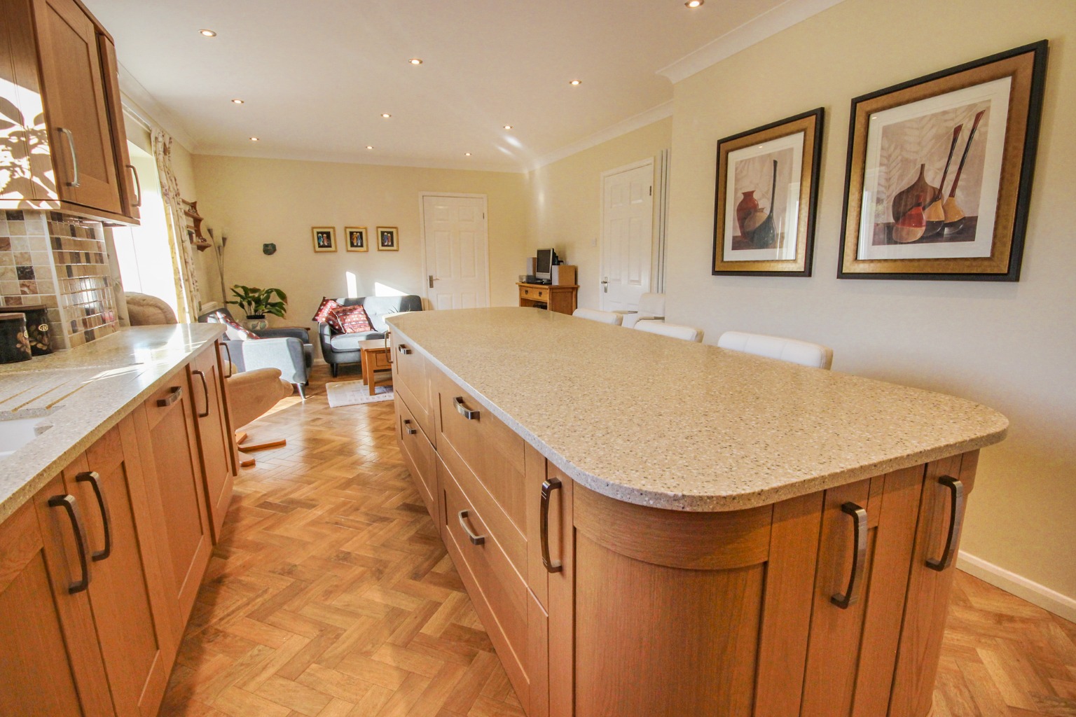 4 bed detached house for sale in Parkstone Close, Bedford  - Property Image 3