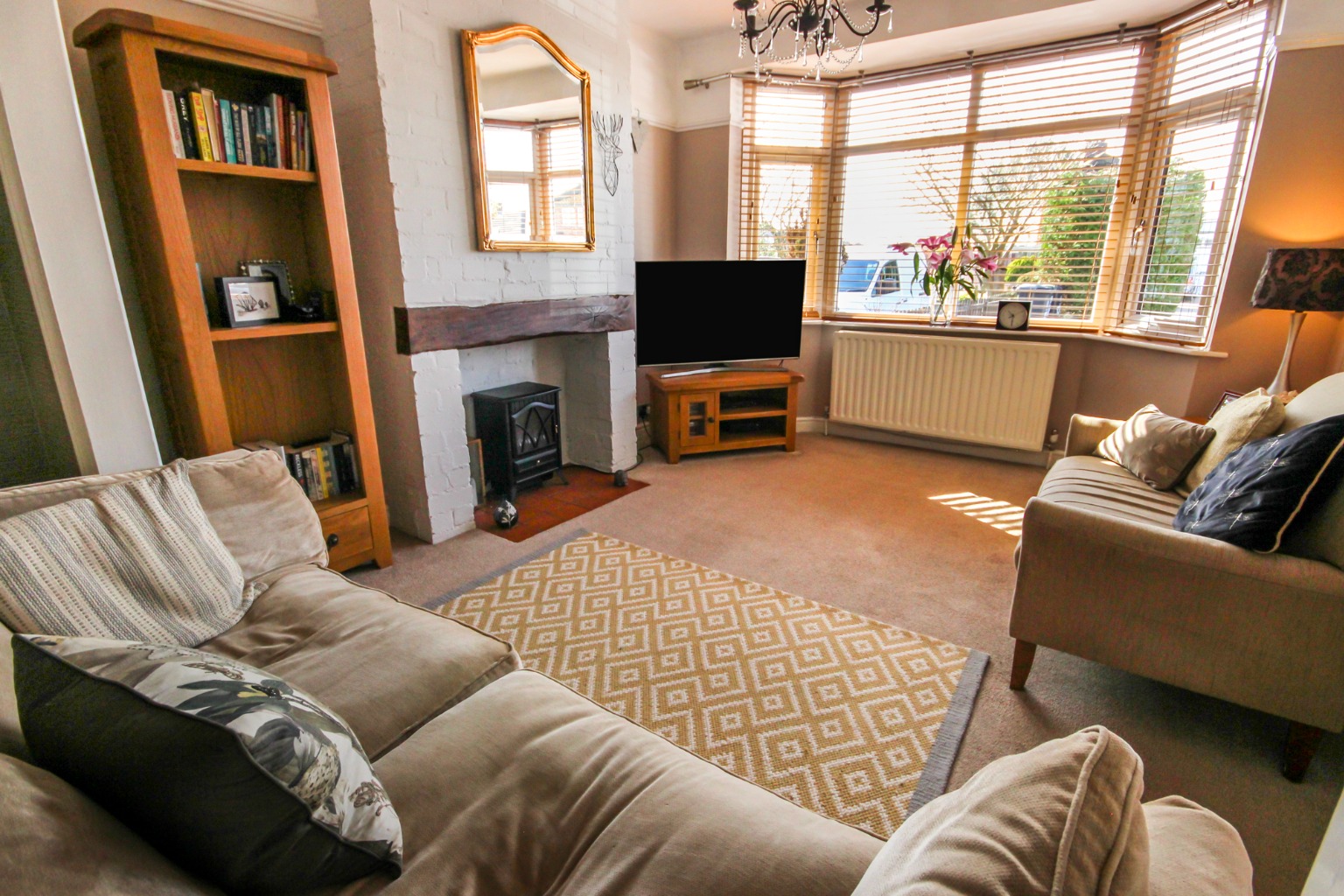 3 bed semi-detached house for sale in Hall Avenue, Rushden  - Property Image 3