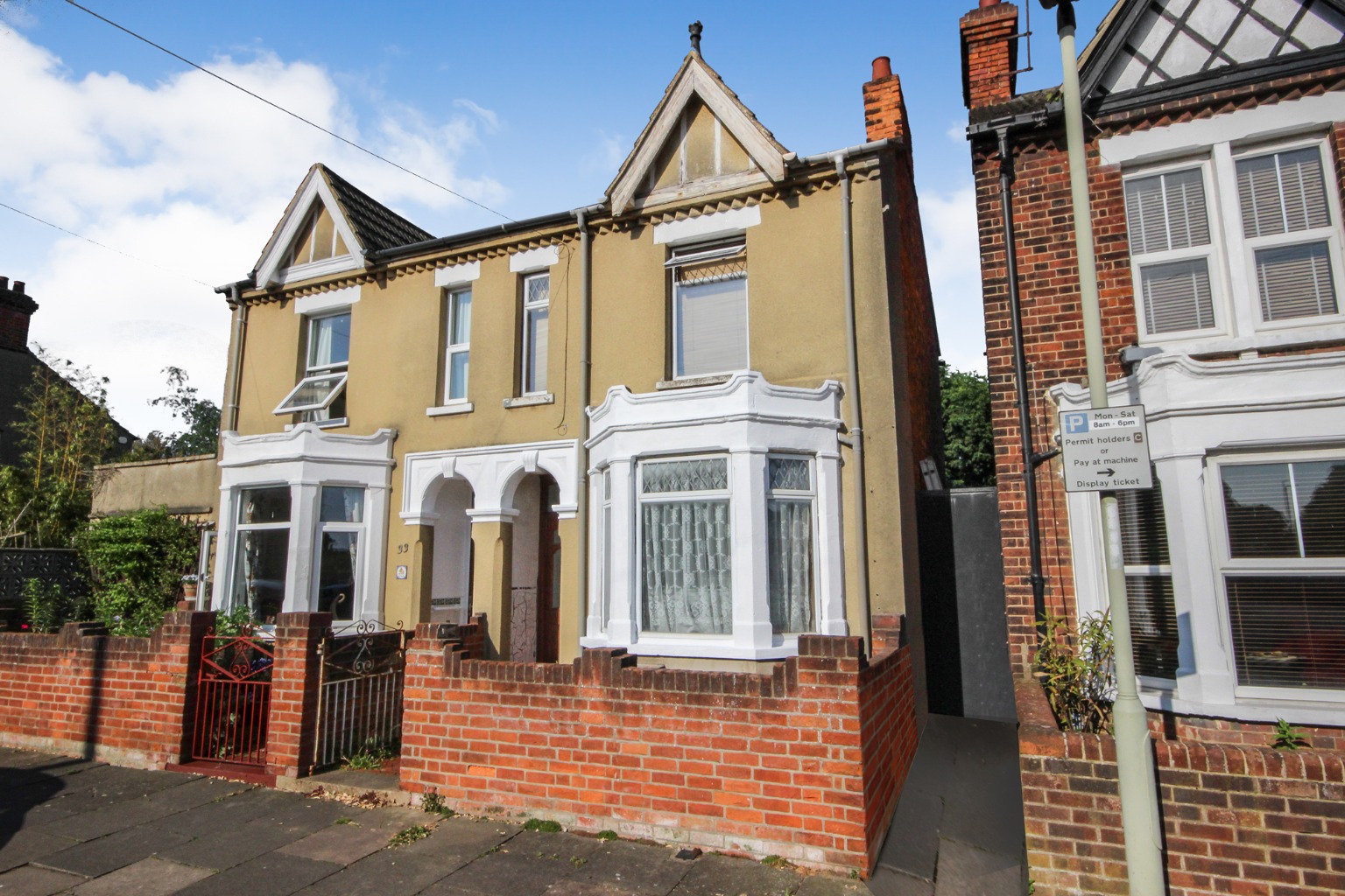 3 bed semi-detached house for sale in Sidney Road, Bedford  - Property Image 1