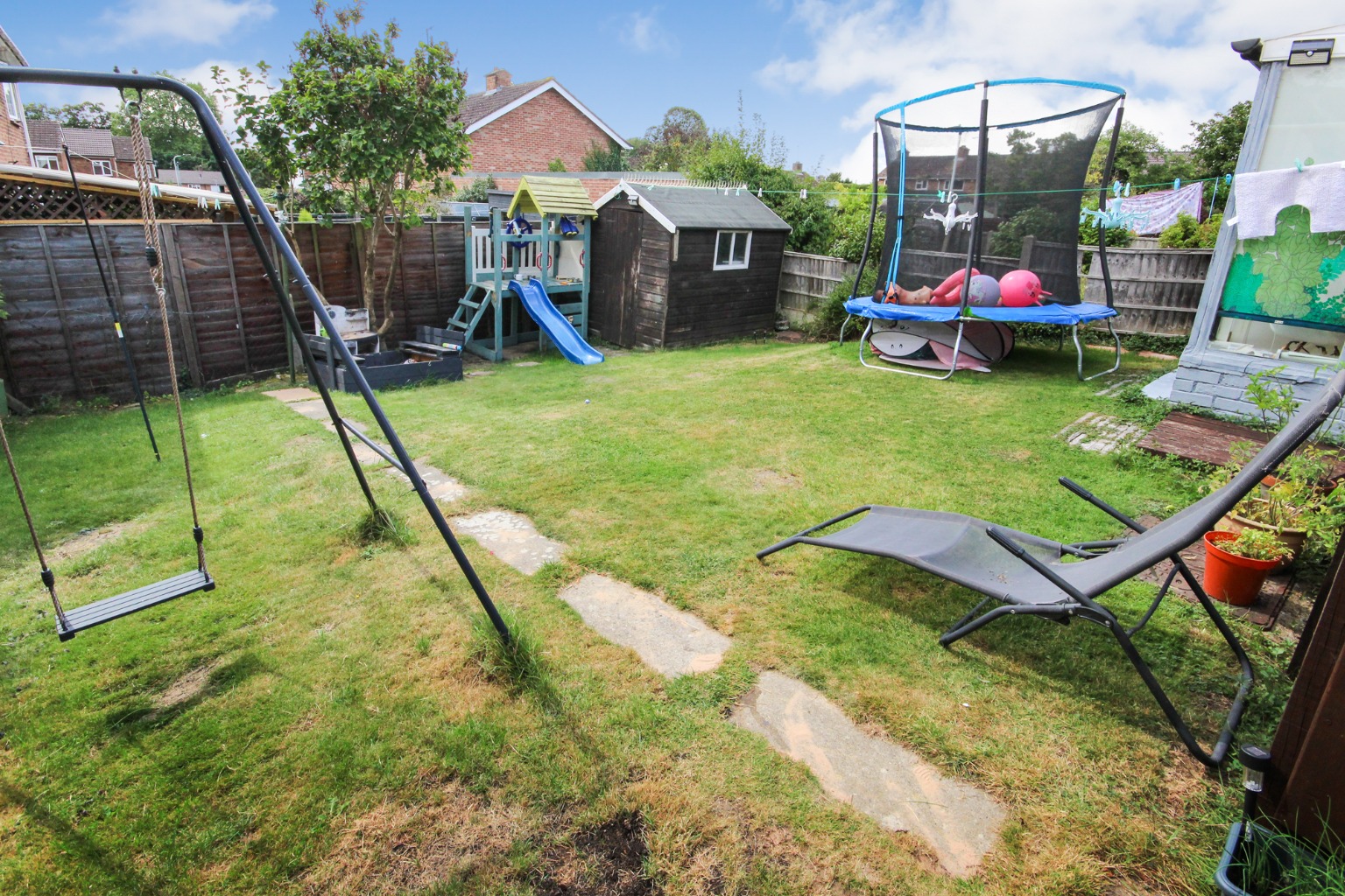 3 bed semi-detached house for sale in Meadway, Bedford  - Property Image 10