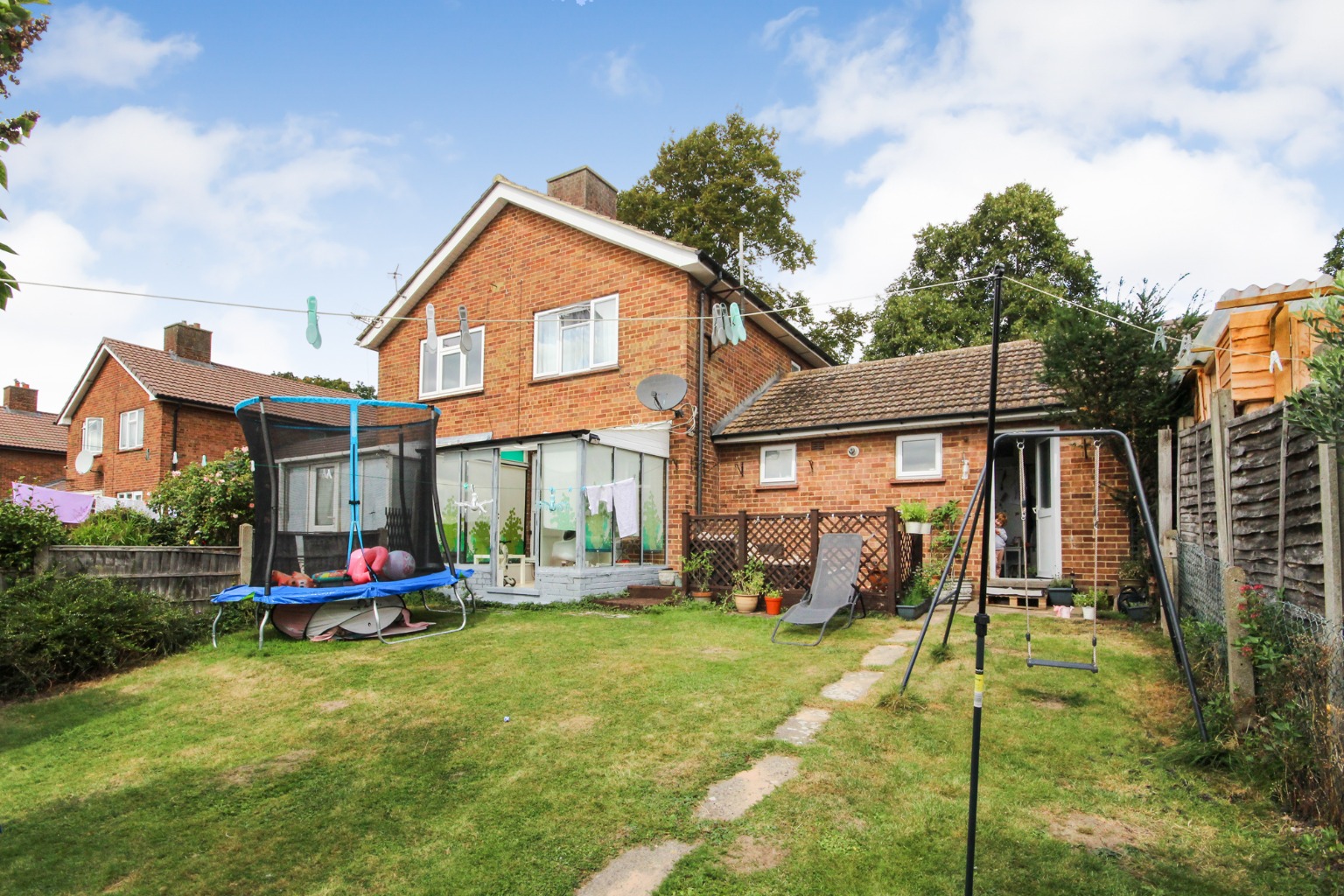 3 bed semi-detached house for sale in Meadway, Bedford  - Property Image 11