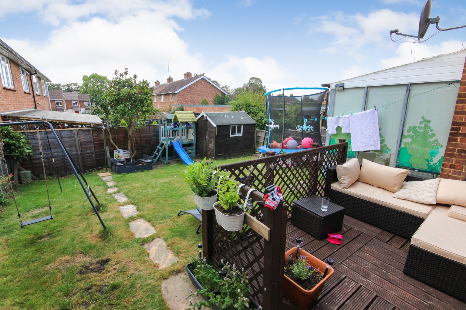 3 bed semi-detached house for sale in Meadway, Bedford  - Property Image 9