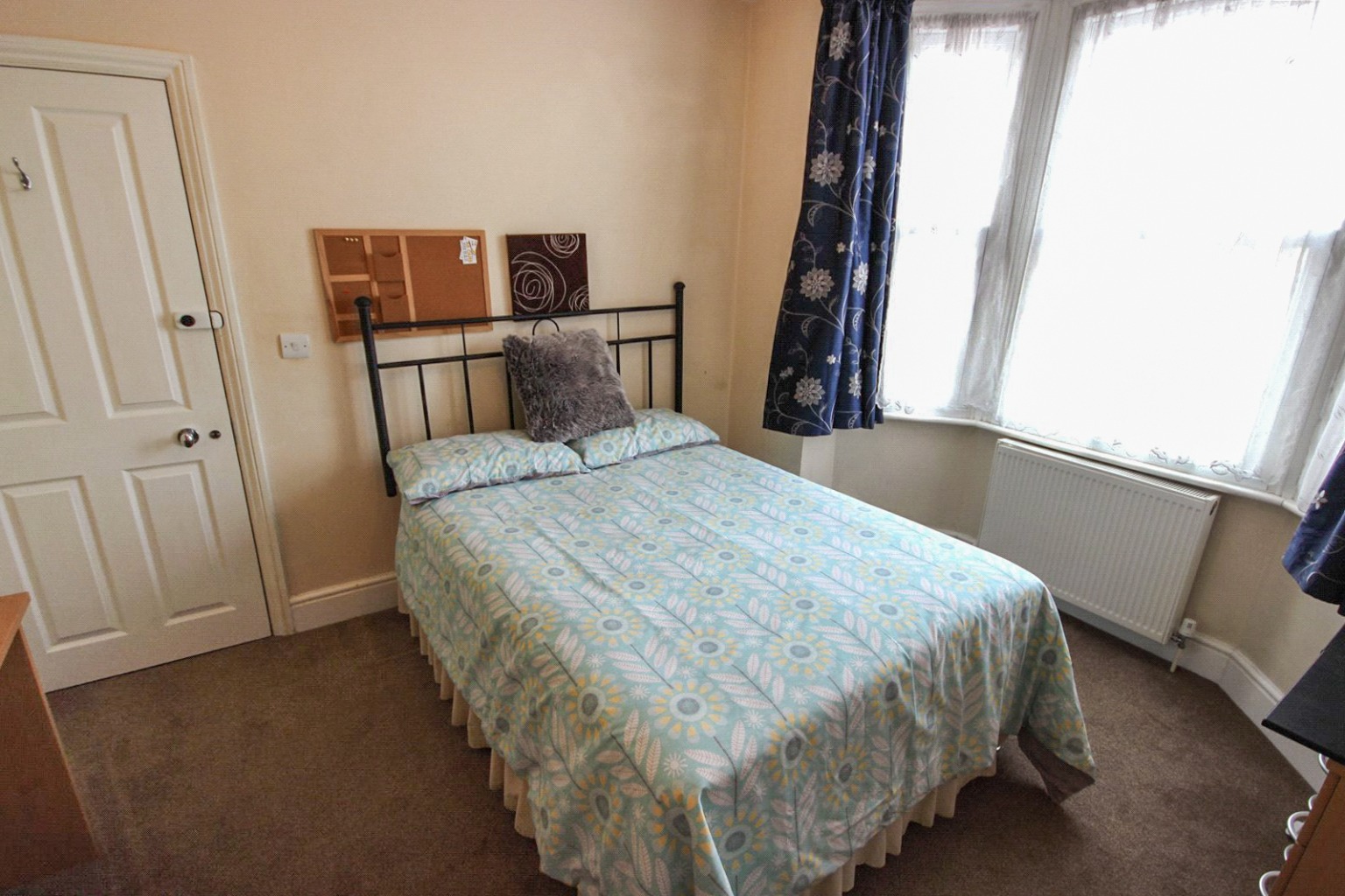 5 bed terraced house for sale in Ampthill Road, Bedford  - Property Image 5