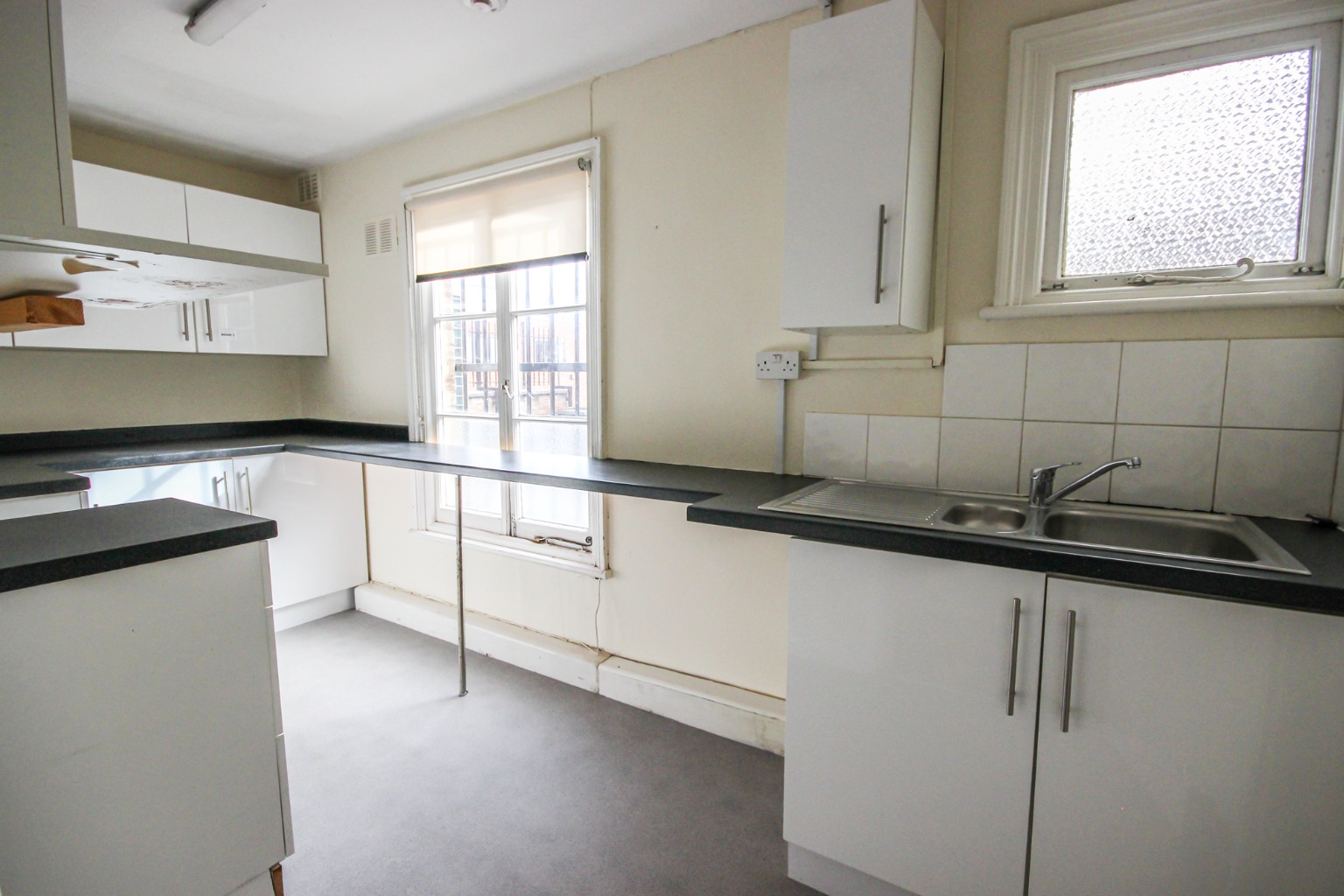 3 bed flat for sale in Hawes Court, Bedford  - Property Image 6