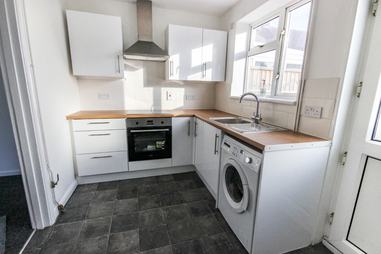 3 bed terraced house for sale in Bedford  - Property Image 5
