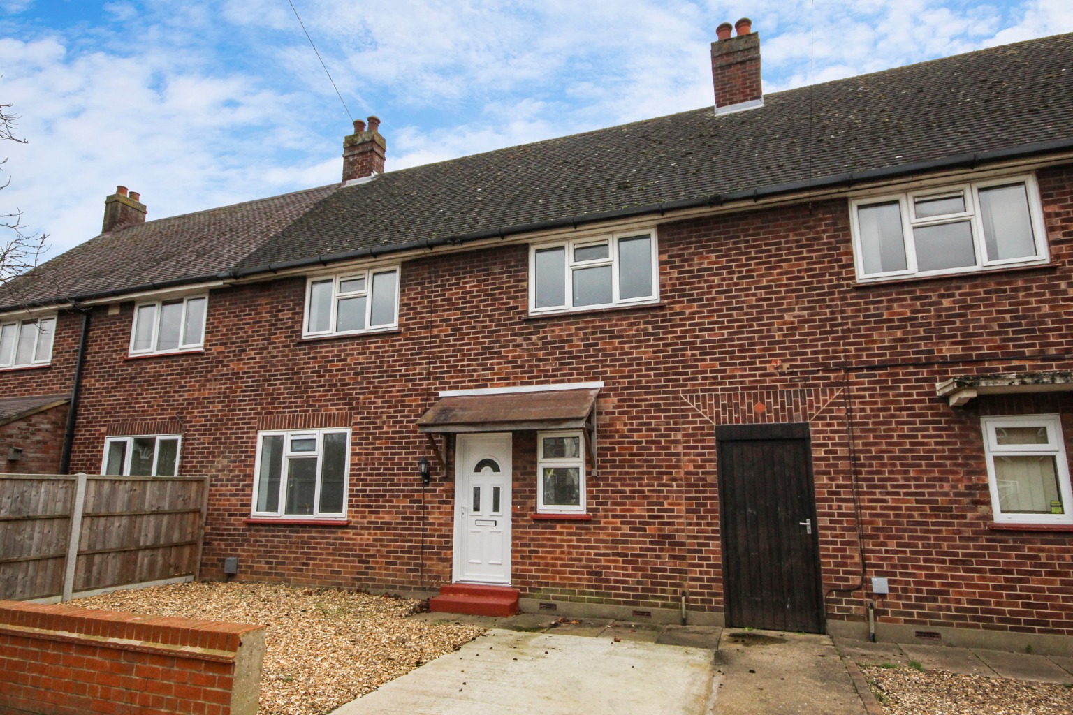 3 bed terraced house for sale in Bedford - Property Image 1
