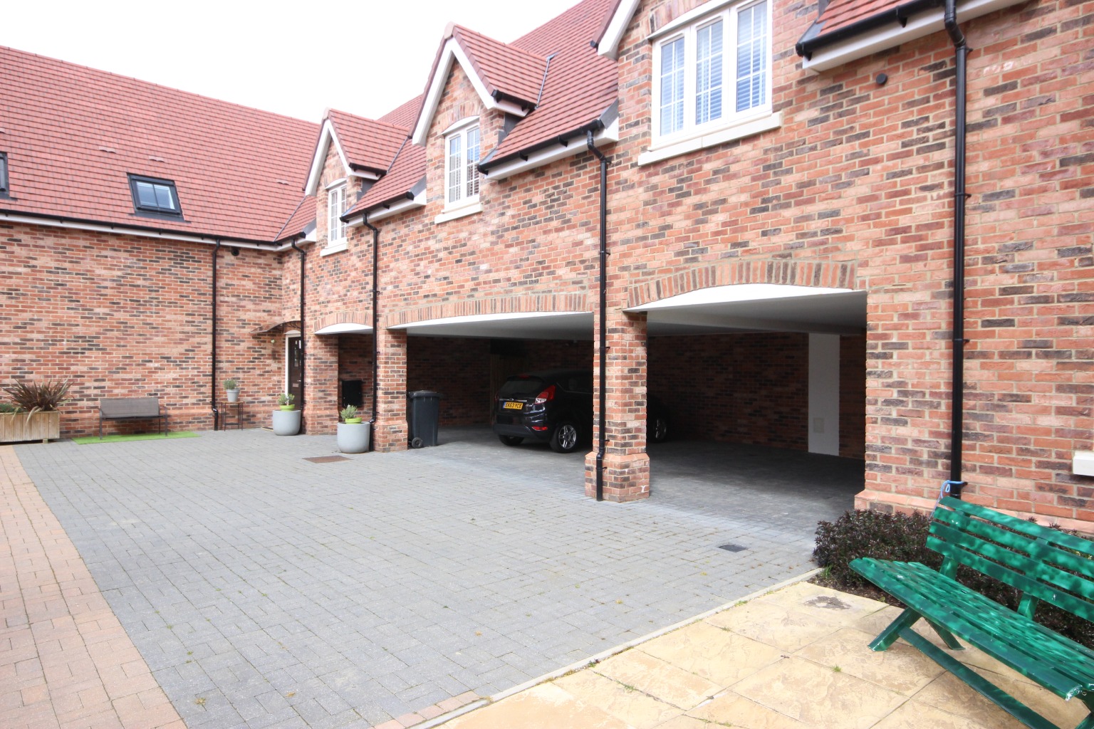 2 bed ground floor flat for sale in Kempston, Bedfordshire  - Property Image 11