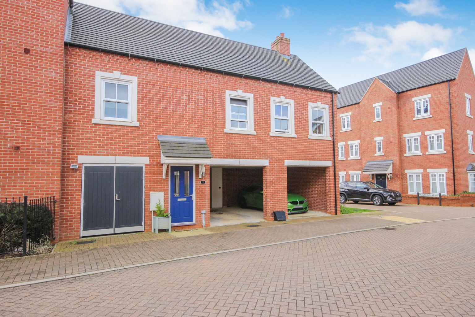 2 bed coach house for sale in Chislehurst Place, Bedford - Property Image 1