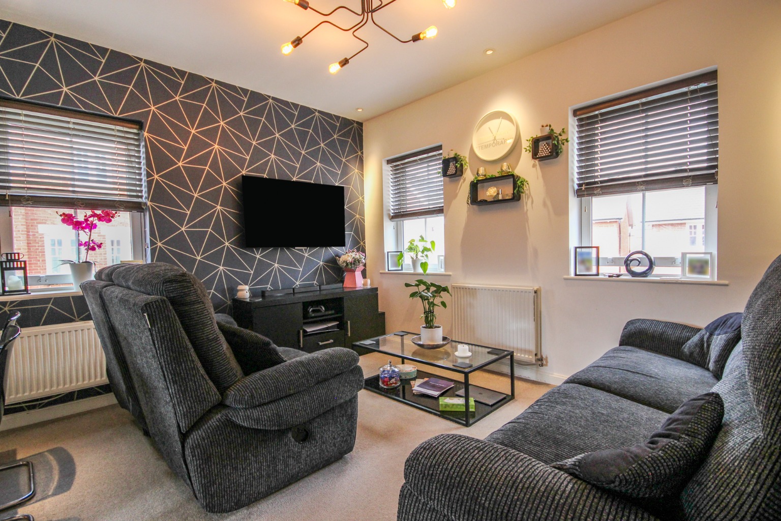 2 bed coach house for sale in Chislehurst Place, Bedford  - Property Image 3