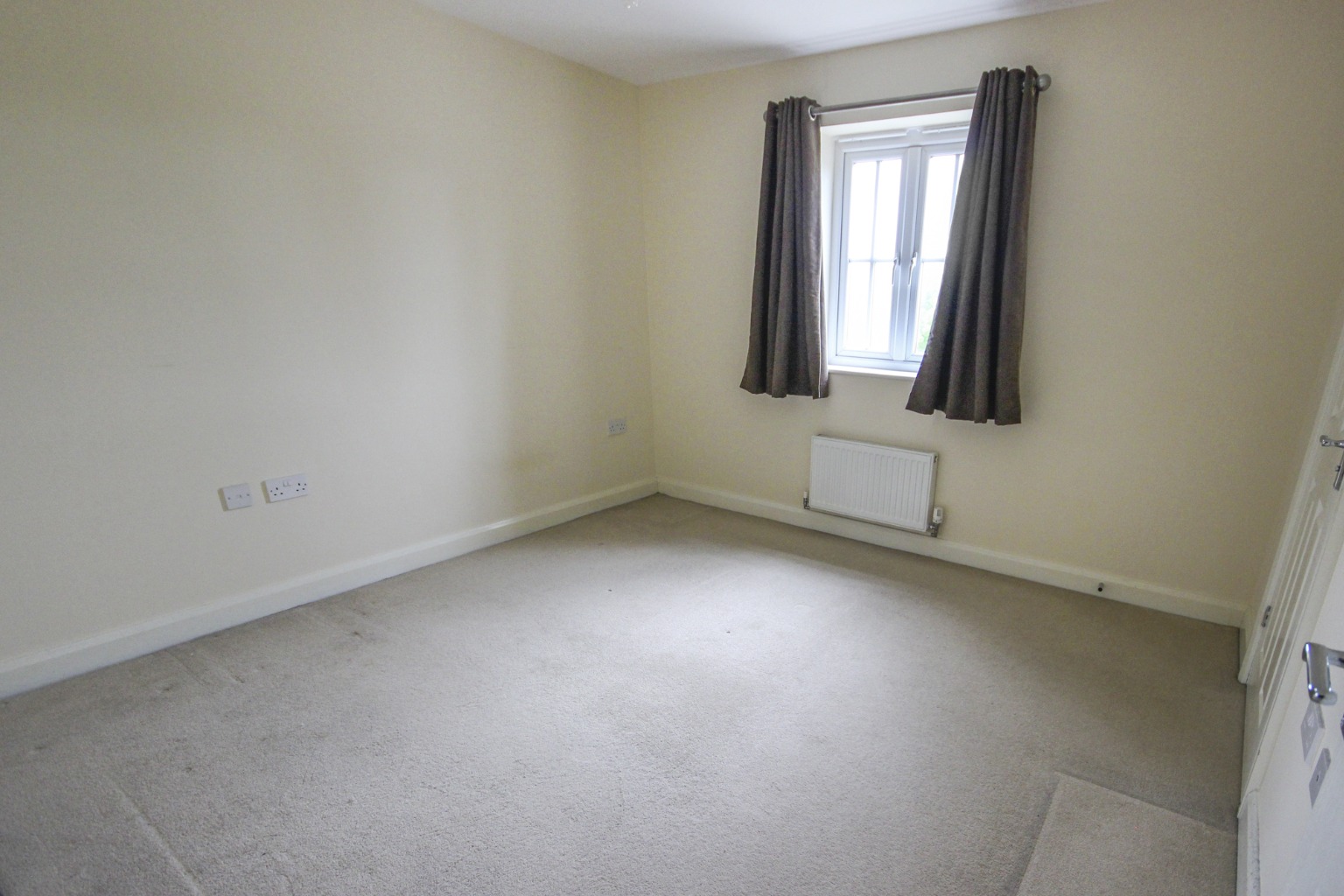 3 bed semi-detached house to rent in Woodpecker Close, Bedford  - Property Image 7