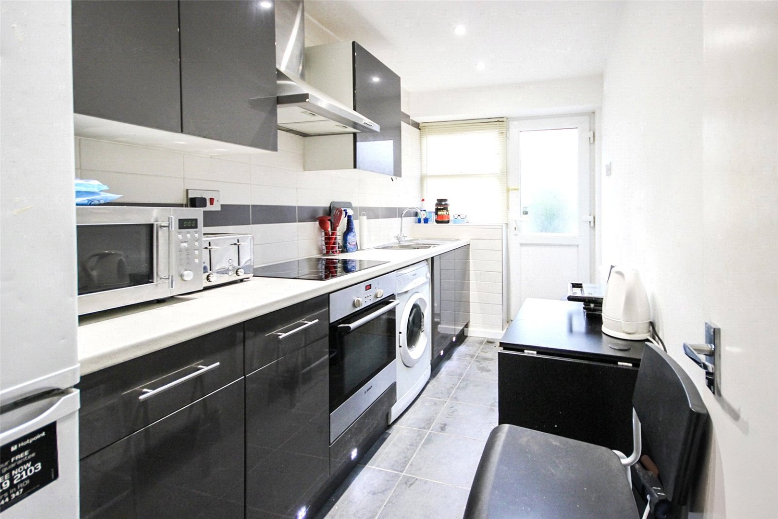 1 bed ground floor maisonette to rent in Ashburnham Road, Bedford  - Property Image 4