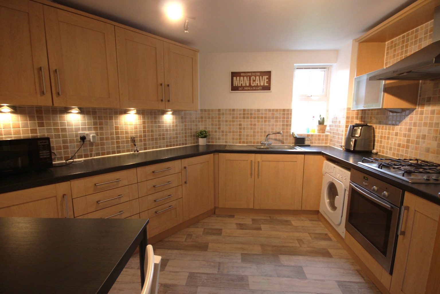 2 bed ground floor flat to rent in Twinwood Road, Bedford  - Property Image 2