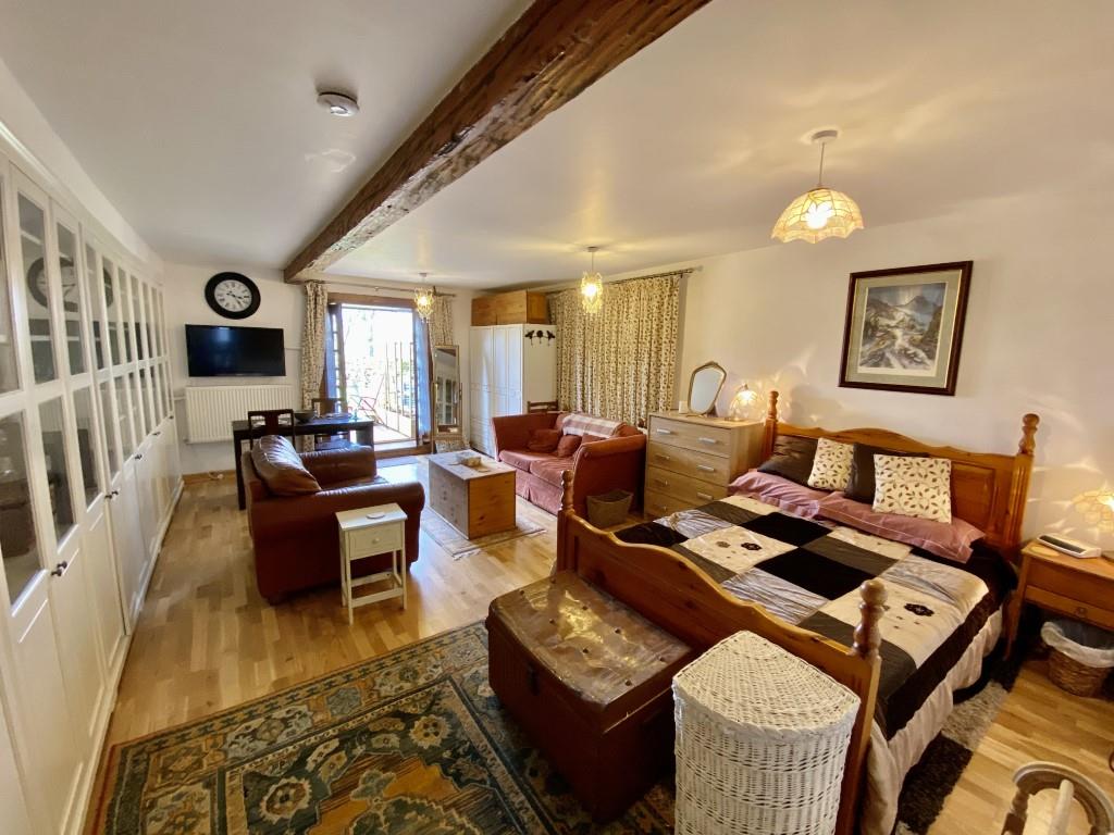 1 bed barn conversion to rent in Haworth Road, Cullingworth, Bradford. BD13 5EE  - Property Image 3