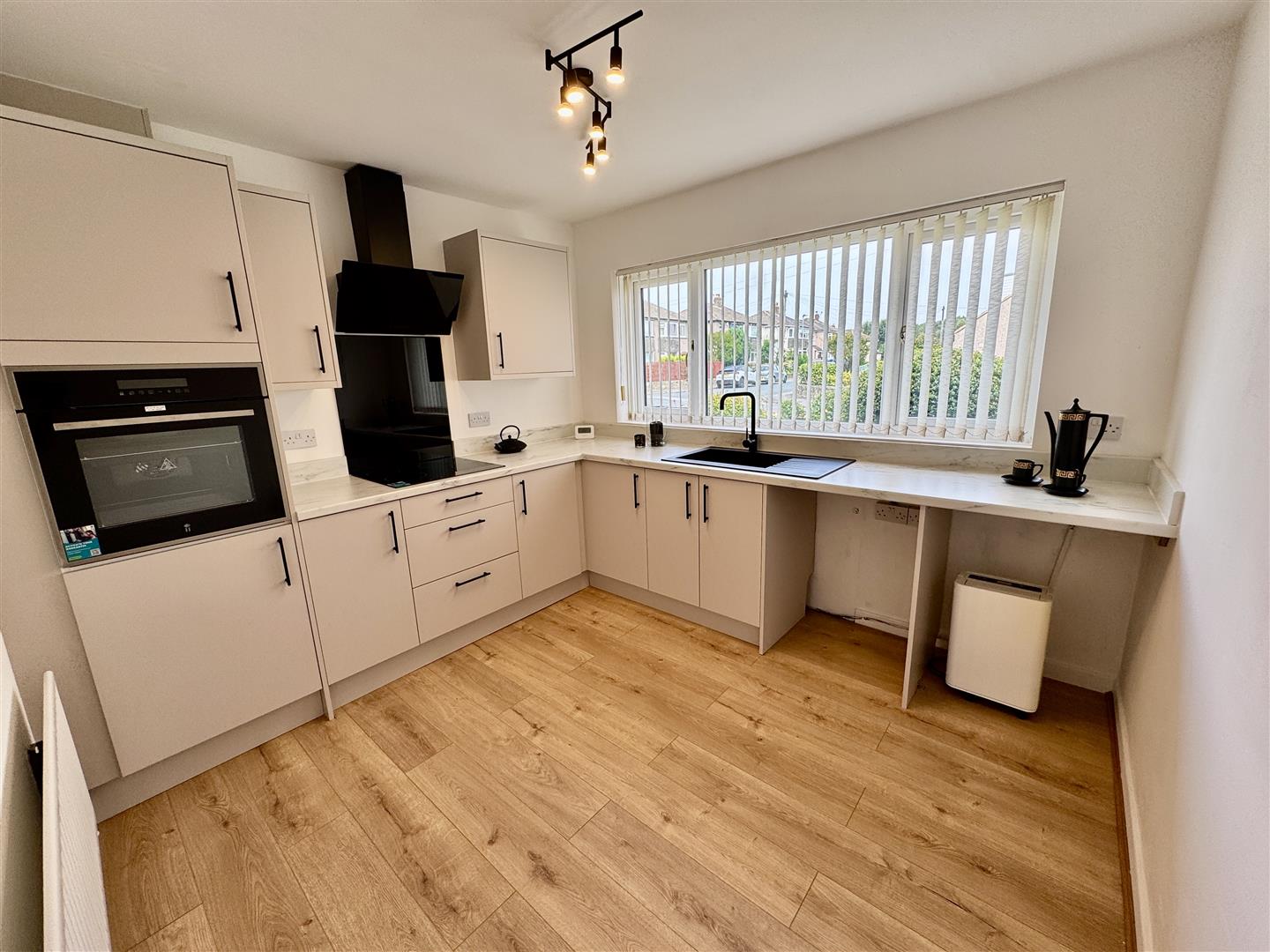 2 bed semi-detached bungalow to rent in Cavendish Drive, Bingley  - Property Image 2