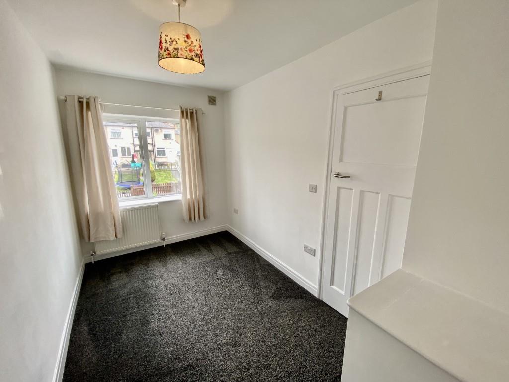 2 bed terraced house to rent in Exley Avenue, Keighley  - Property Image 5