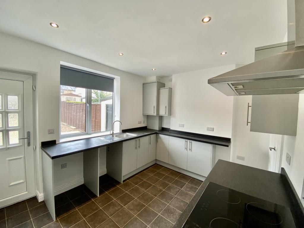 2 bed terraced house to rent in Exley Avenue, Keighley  - Property Image 3