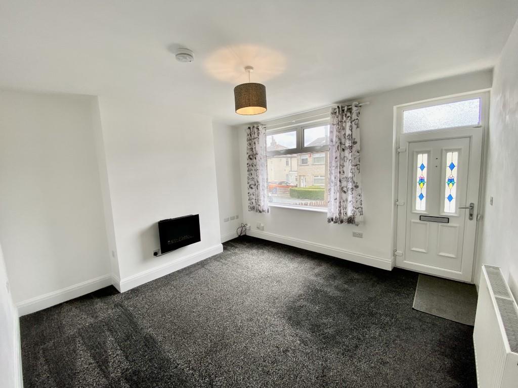 2 bed terraced house to rent in Exley Avenue, Keighley  - Property Image 2