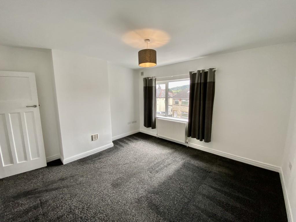 2 bed terraced house to rent in Exley Avenue, Keighley  - Property Image 4