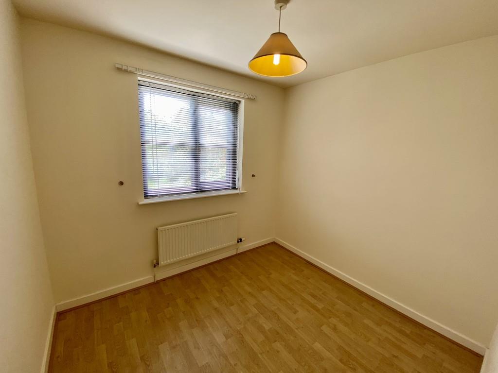 2 bed semi-detached bungalow to rent in Mill Croft, Cowling, Keighley, BD22 0AJ 4