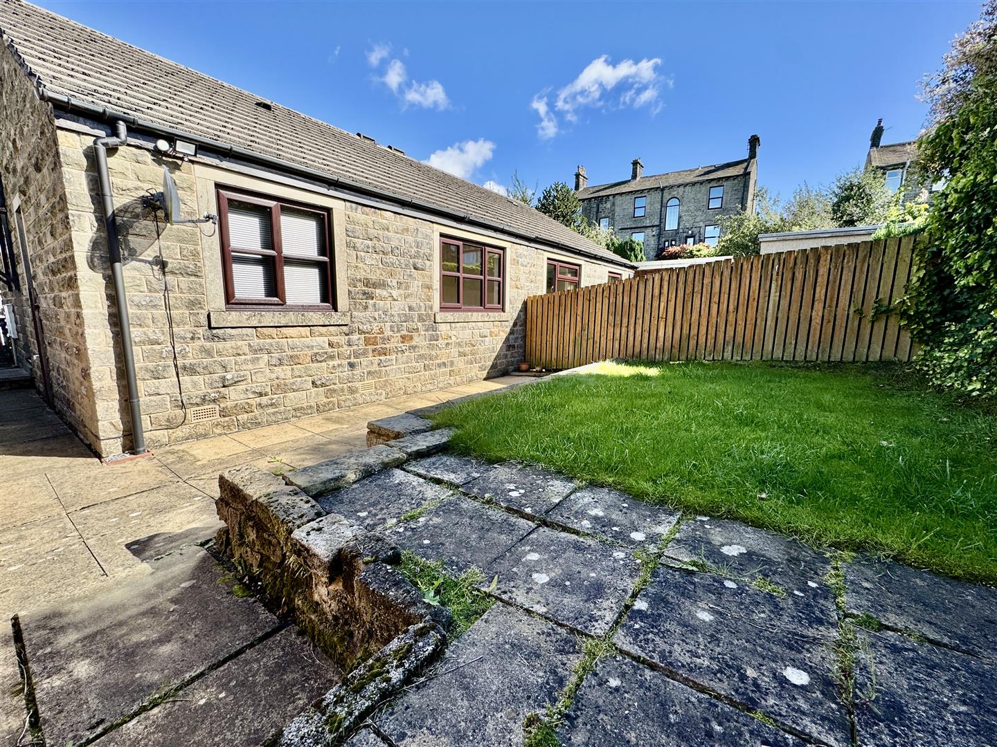 2 bed semi-detached bungalow to rent in Mill Croft, Cowling, Keighley, BD22 0AJ 6