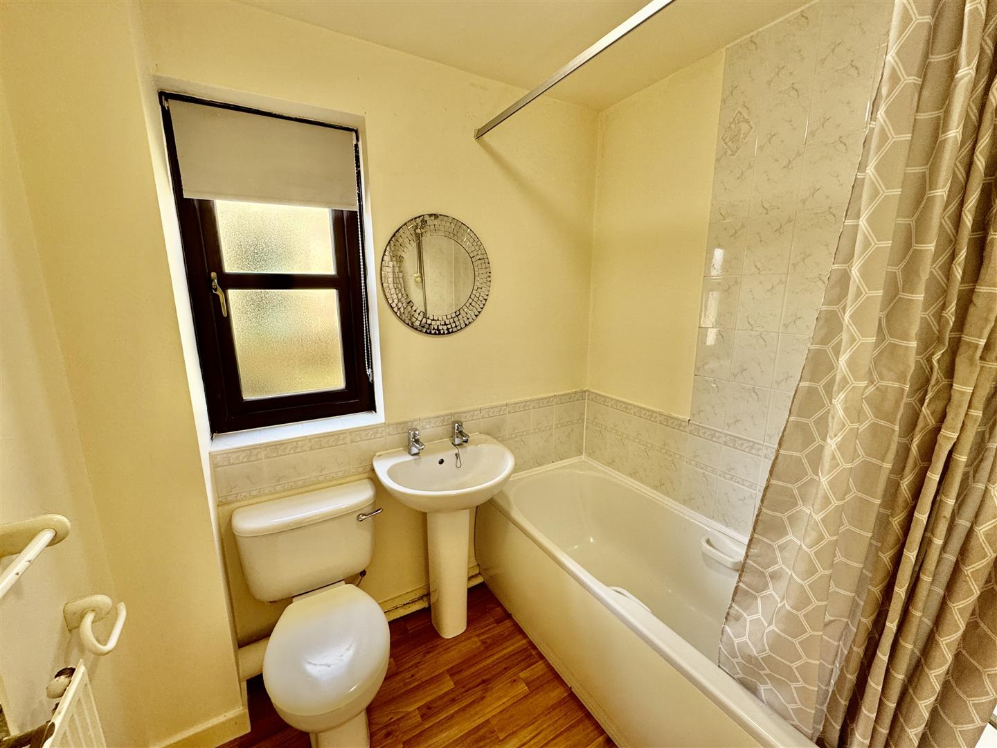 2 bed semi-detached bungalow to rent in Mill Croft, Cowling, Keighley, BD22 0AJ 5