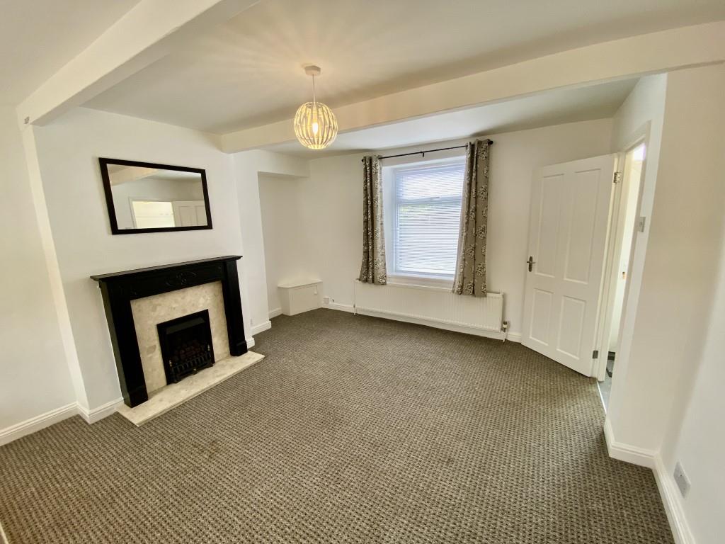2 bed terraced house to rent in Ingrow Lane, Keighley  - Property Image 2
