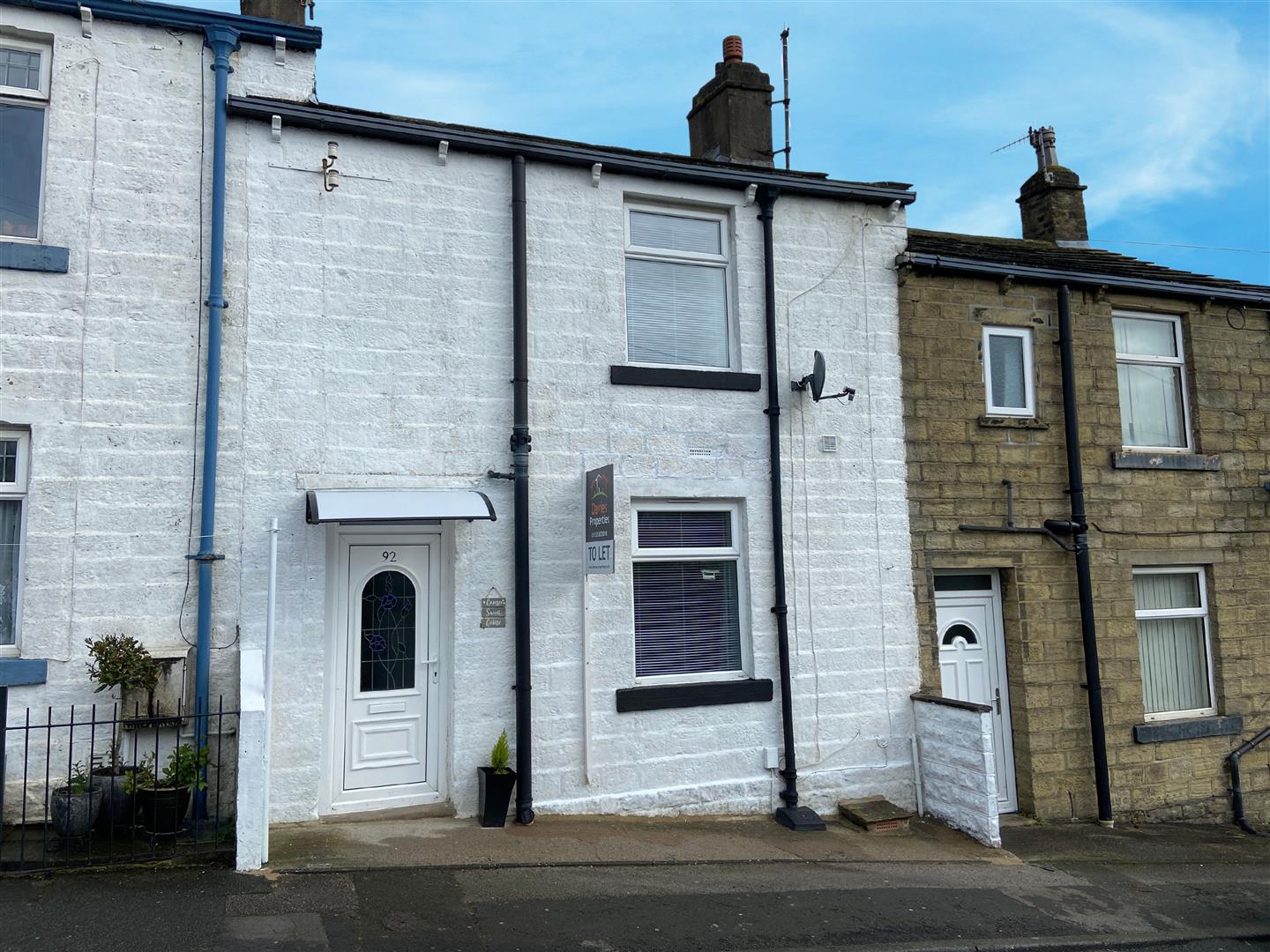 2 bed terraced house to rent in Ingrow Lane, Keighley  - Property Image 1