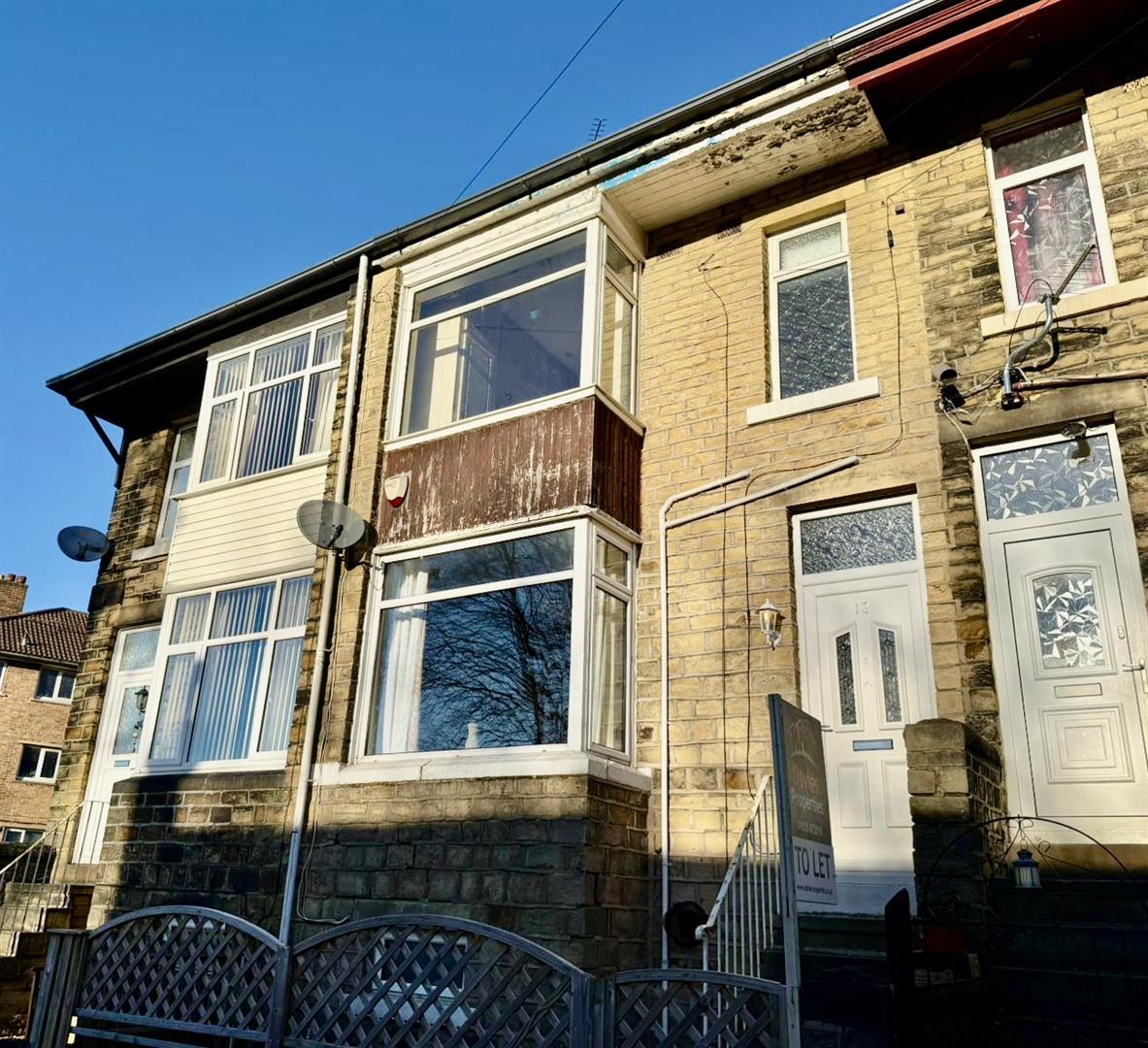 2 bed terraced house to rent in Hollin Terrace, Shipley  - Property Image 1