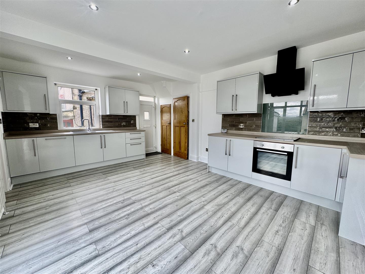 3 bed semi-detached house to rent in Moorcroft Avenue, Keighley  - Property Image 2