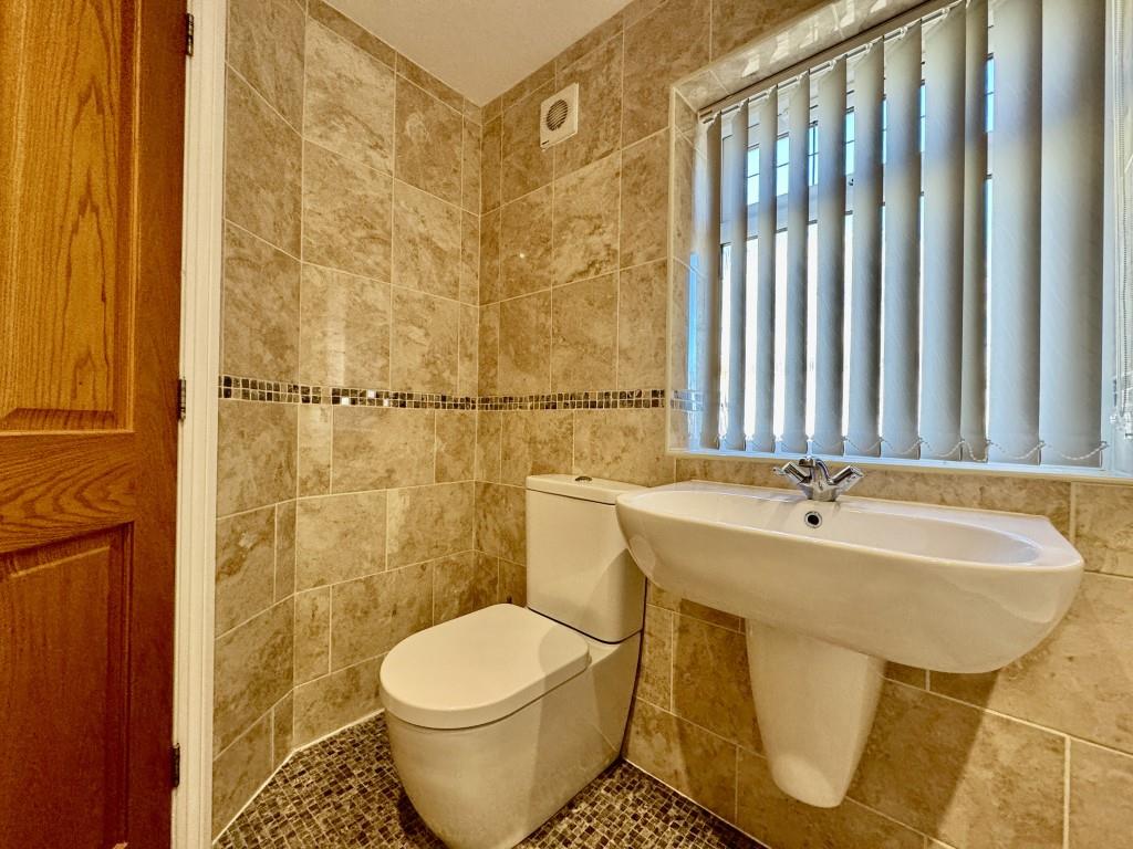 2 bed detached bungalow to rent in Braithwaite Edge Road, Keighley  - Property Image 7