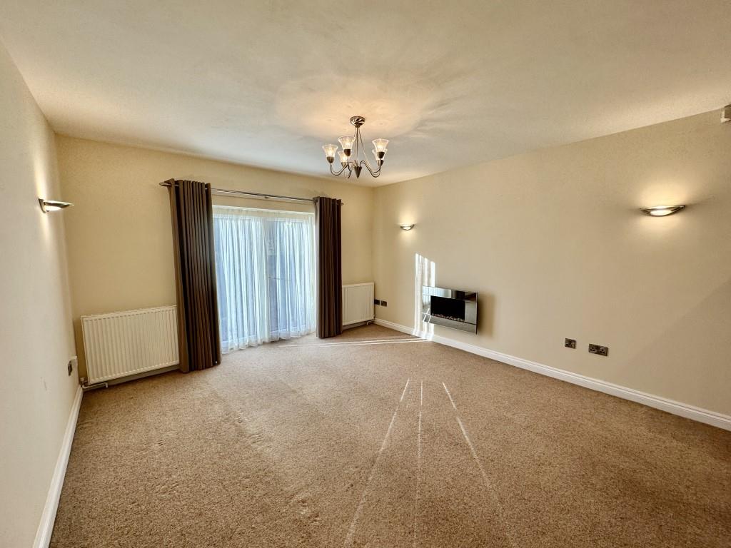 2 bed detached bungalow to rent in Braithwaite Edge Road, Keighley  - Property Image 3