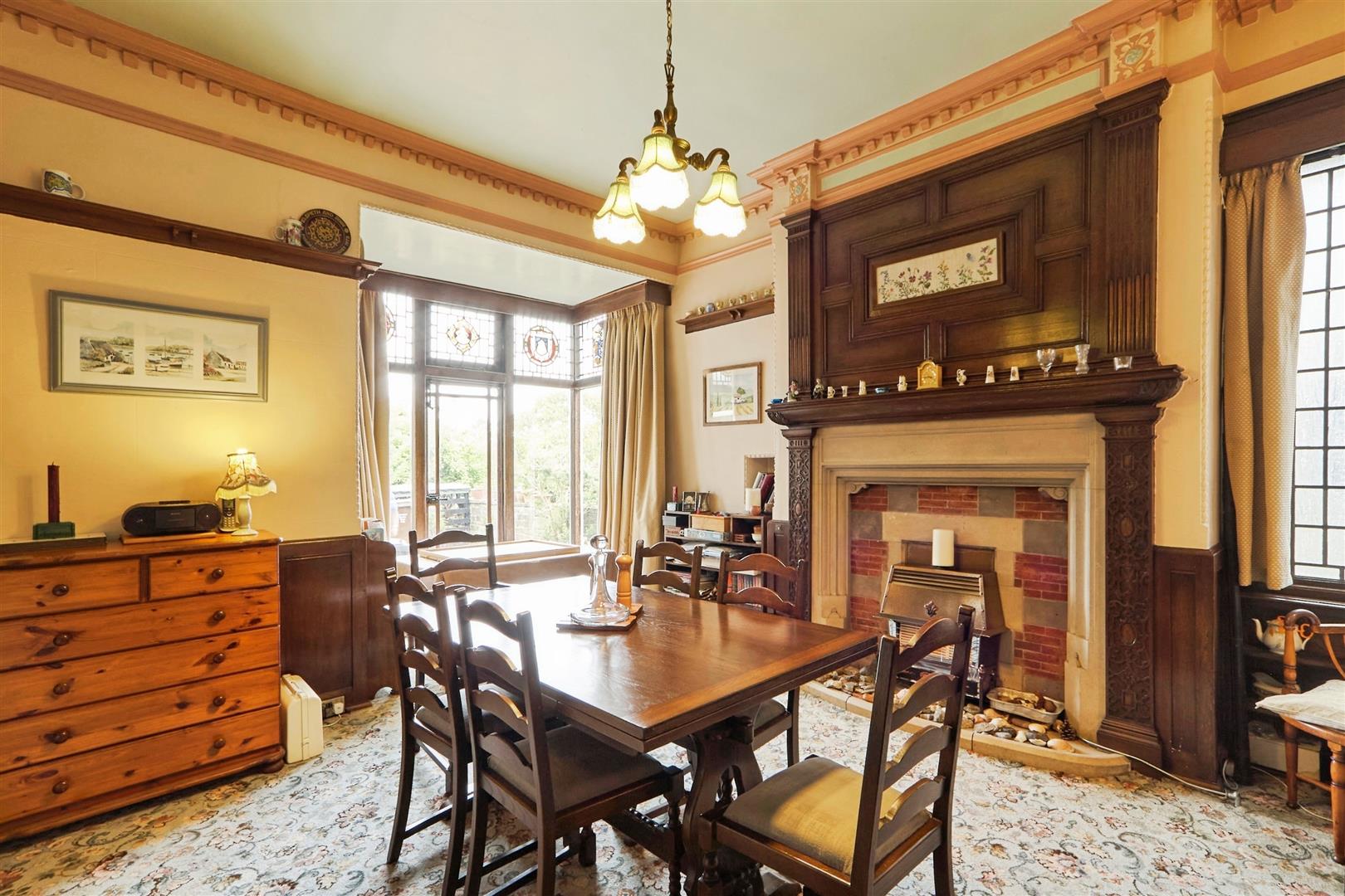 6 bed semi-detached house for sale in Highfield Lane, Keighley  - Property Image 3