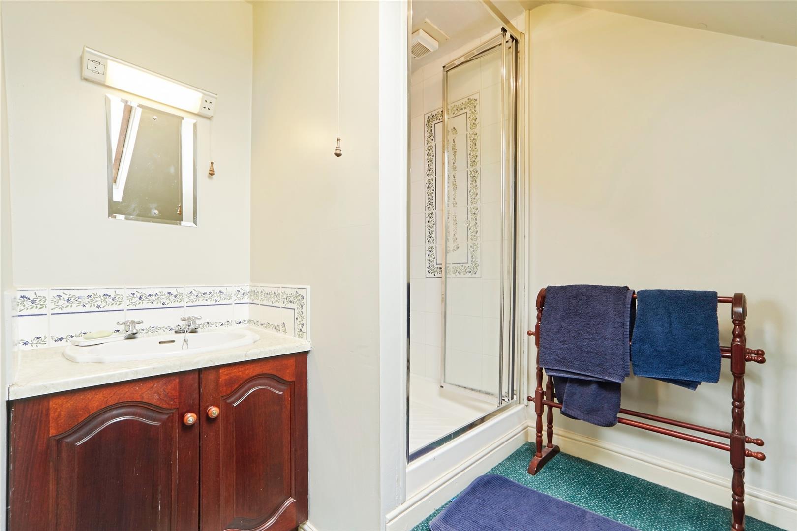 6 bed semi-detached house for sale in Highfield Lane, Keighley  - Property Image 13