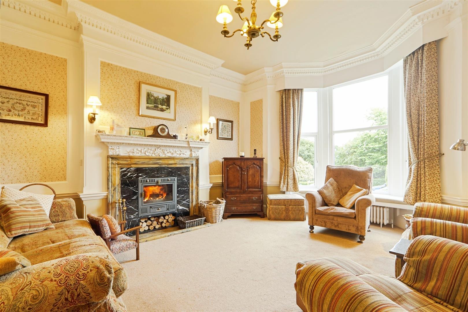 6 bed semi-detached house for sale in Highfield Lane, Keighley  - Property Image 2